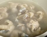 Hình bước làm 1 của món Canh chân gà rút xương nấu tần ô