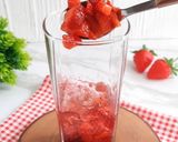 Foto langkah ke 2 dari resep Es Serut Strawberry.