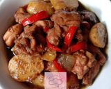 Foto langkah ke 7 dari resep Ayam Kentang Masak Lada Hitam.