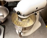 Meggyes-mákos pite krembl tésztával recept fázis 2 fotója