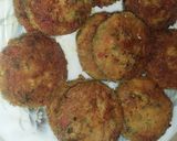 A picture of step 6 of Chicken vegetable macroni kabab.