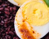 Foto del paso 5 de la receta: Huevos cocidos con arroz Venere, negro o prohibido 🍚 🖤 🥚 🌱