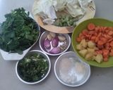 Foto langkah ke 1 dari resep Sayur bening daun kelor.