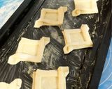 Foto langkah ke 4 dari resep Creamy Matcha Puff Pastry.