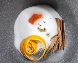 Foto del paso 2 de la receta: 🍐🪻 Peras al almíbar de azafrán + Tarta de peras al azafrán - Dos recetas en una 🪻🍐