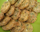 Foto langkah ke 5 dari resep Perkedel kentang dengan oregano dan basil.
