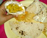A picture of step 1 of Leftover chapaati samosa.