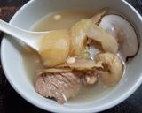 A picture of step 2 of Moisturizing Chinese Apple Yuzhu Figs Soup 蘋果海底椰玉竹無花果湯.