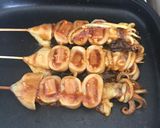 Foto langkah ke 4 dari resep Sate Cumi Sosis.
