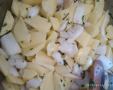 Foto del paso 1 de la receta: Guiso de patatas con sepia y mejillones