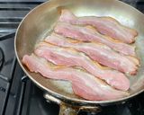 A picture of step 2 of Egg and bacon asparagus salad.