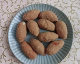 A picture of step 5 of Atta Gond Pinni.
