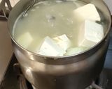 A picture of step 1 of Fish Soup with Tofu.
