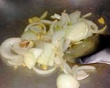 รูปขั้นตอนการทำที่ 1 ของ ผัดเห็ดนางฟ้าน้ำมันหอยใส่ไข่