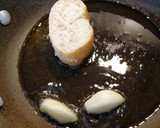 Foto del paso 2 de la receta: Habas con huevo poché