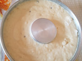 Bizcochuelo de banana con uvas pasas