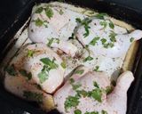 Foto del paso 3 de la receta: Pollo al horno con naranja y limón
