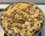 Foto del passaggio 9 della ricetta Orecchiette con zucchine e salsiccia