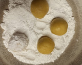 Foto del paso 5 de la receta: Galletitas craqueladas de limón "Naty"