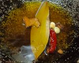 গোটা রসুন দিয়ে চিকেনের ঝোল (gota rasun diye chickener jhol recipe in Bengali) রেসিপির ধাপ 4 ছবি