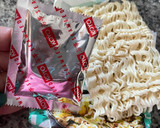 Foto del paso 1 de la receta: Fideos de Ramen con salsa pesto, acompañante de cualquier carne