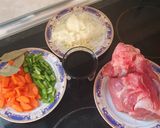Foto del paso 1 de la receta: Codillo al vino tinto