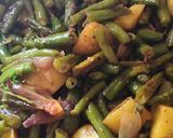 फ्रेंच बींस आलू की सब्जी(French beans aloo ki sabzi recipe in Hindi) रेसिपी चरण 5 फोटो