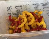 Une image de l'étape 5 de Poivrons bicolores marinés cumin, ail et coriandre à la plancha.