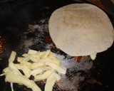 Foto del paso 5 de la receta: Taco Gobernador con Costra de Queso (Variante)