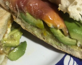 Foto del paso 4 de la receta: Bocata de huevo frito, aguacate y jamón, "carpe diem"