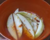 Foto langkah ke 3 dari resep Asinan mangga muda.