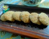 A picture of step 4 of Coconut cookies.