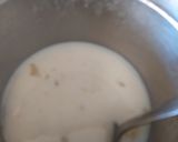 A picture of step 2 of Banana chocolate smoothie.