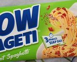 Foto langkah ke 1 dari resep Spaghetti Instan Aglio Olio Plus Salome, Simpel tapi Nagih!.