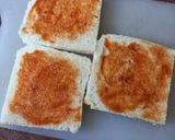A picture of step 2 of Finģer sandwich.