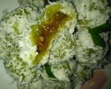 Foto langkah ke 5 dari resep Klepon (sari Daun Suji & Pandan).