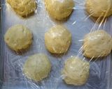 Foto langkah ke 11 dari resep Roti O isi Selai.