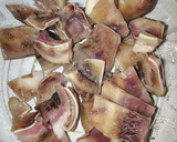 Foto del paso 1 de la receta: Oreja de cerdo en picadillo 👂🐷