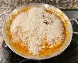 Foto del paso 8 de la receta: Arroz con marisco y manzanilla