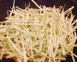 Hình bước làm 4 của món Nui Nơ Xào Tôm & Bắp Cải