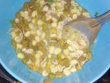 स्प्राउट्स ऑम्लेट (sprout omelette recipe in marathi)