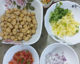 A picture of step 6 of Gol gappay 😋👍.