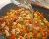 Foto del paso 4 de la receta: Fideos de arroz chino con verduras y pollo