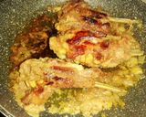 Foto del paso 4 de la receta: Costillas de cerdo a la cebolla en sartén