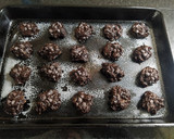Foto del paso 2 de la receta: Galletitas de cacao y copos de maíz tipo afganas