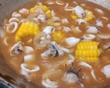 Foto langkah ke 6 dari resep Cumi Jagung Asam Manis.