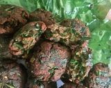 A picture of step 3 of Spinach kababs with spinach chips.