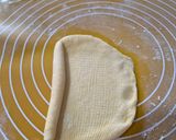 Foto langkah ke 4 dari resep Hotdog Bun Yogurt.