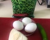 A picture of step 1 of Sonoran-Style Green Beans with Eggs.
