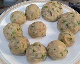 A picture of step 4 of Spicy chicken Cheesy balls (extra cheesy).